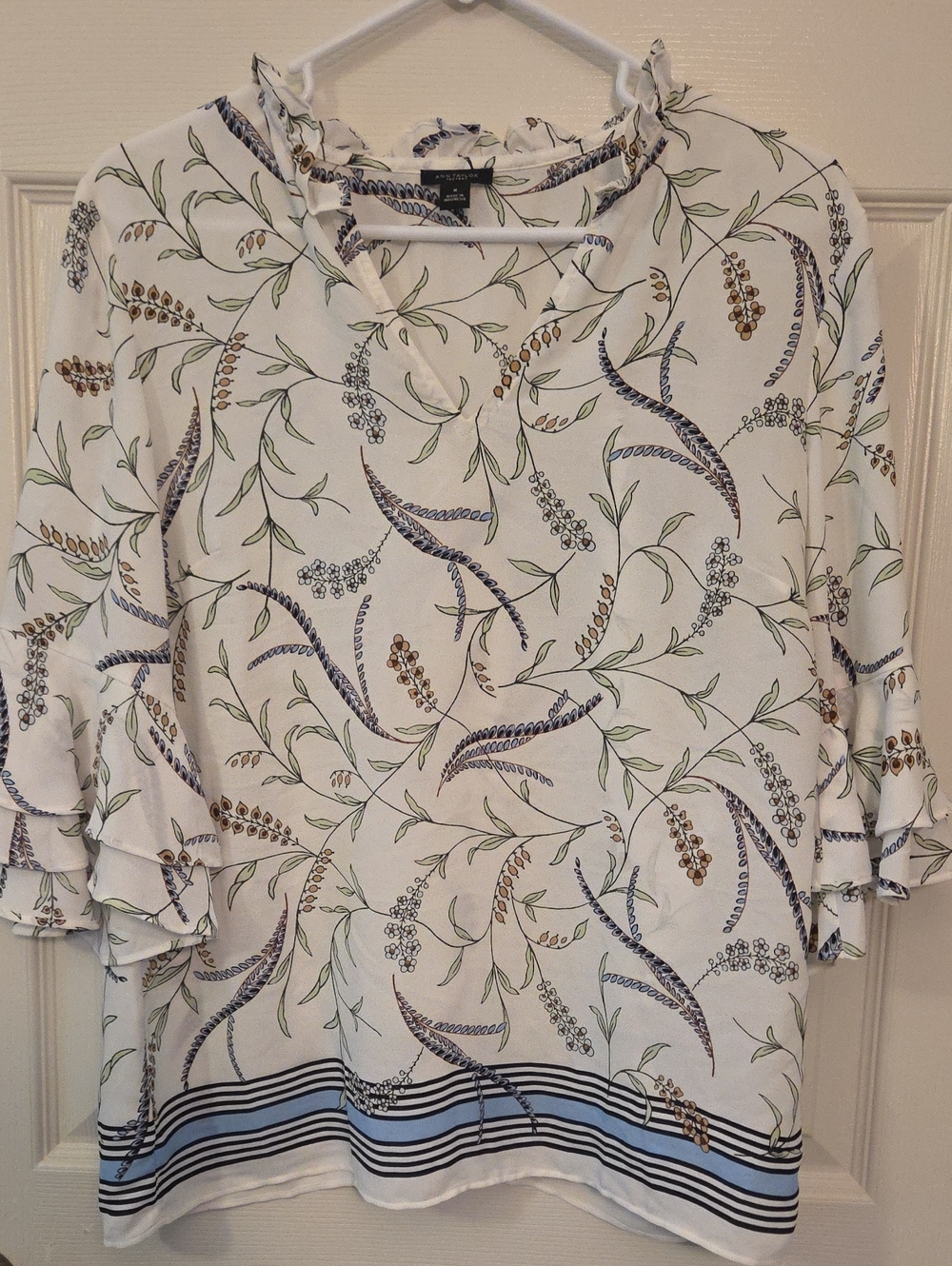 Ann Taylor Factory White Floral Ruffle Sleeve Blouse Shirt Size Medium